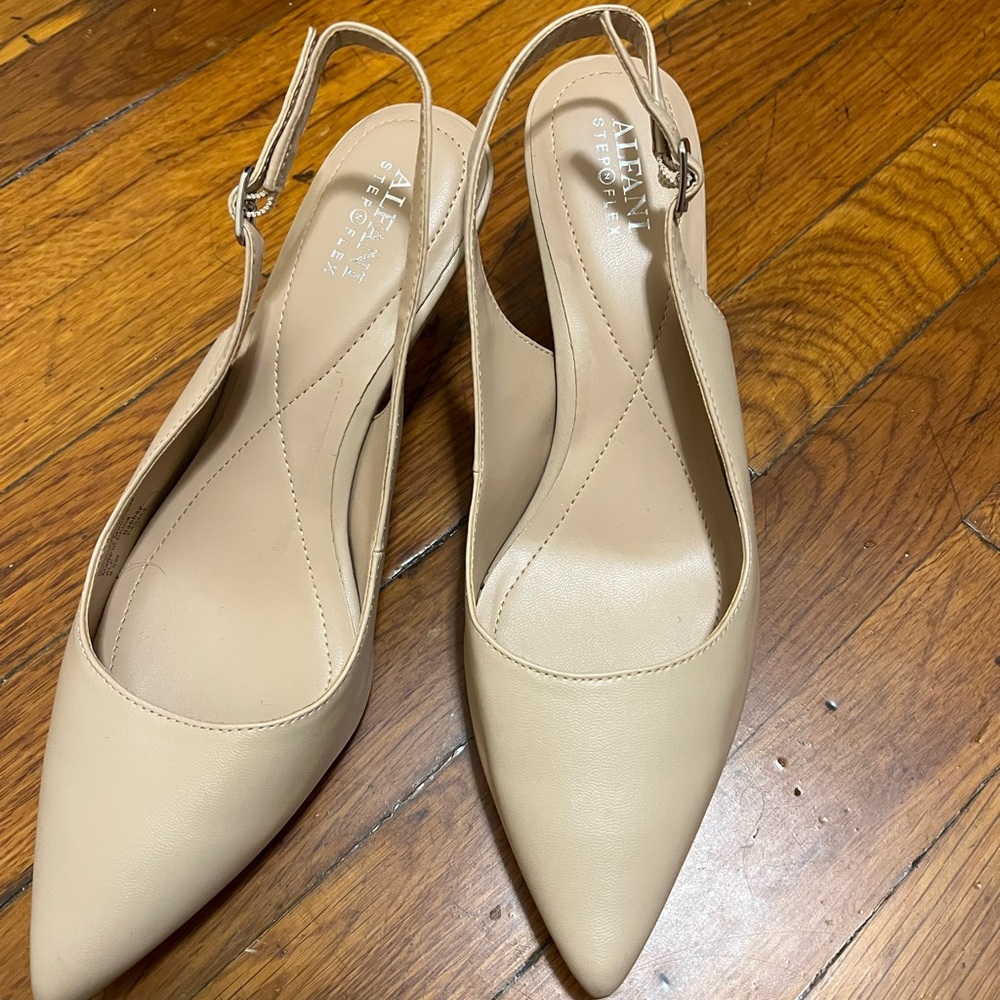 Nude kitten heels